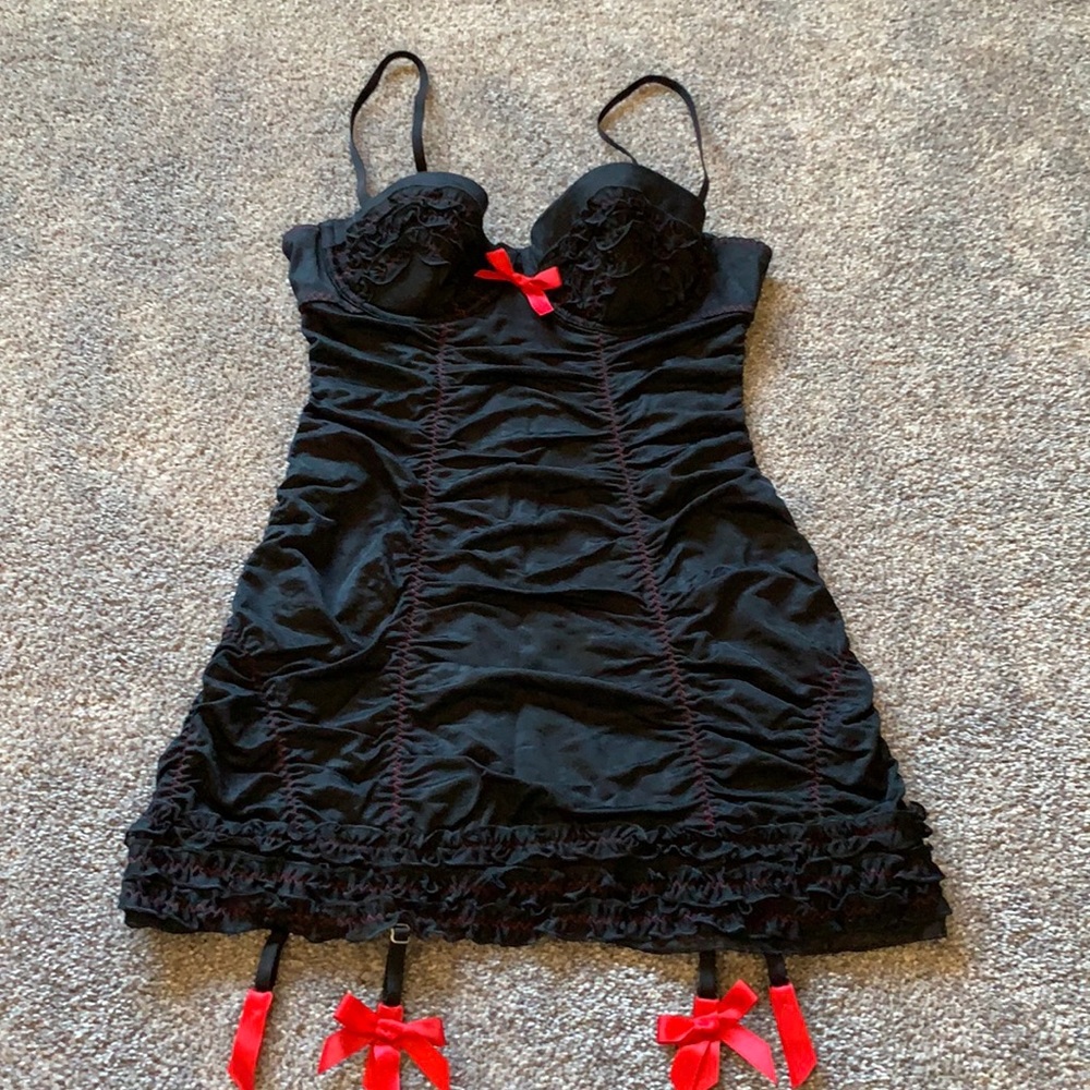 Victoria’s Secret black chemise night gown. NWT